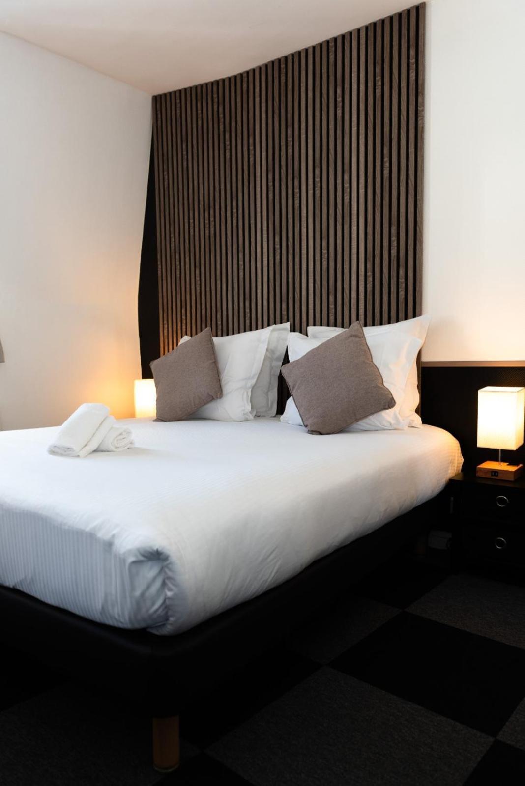 Hotel Le Lion D'Or Берне Екстериор снимка