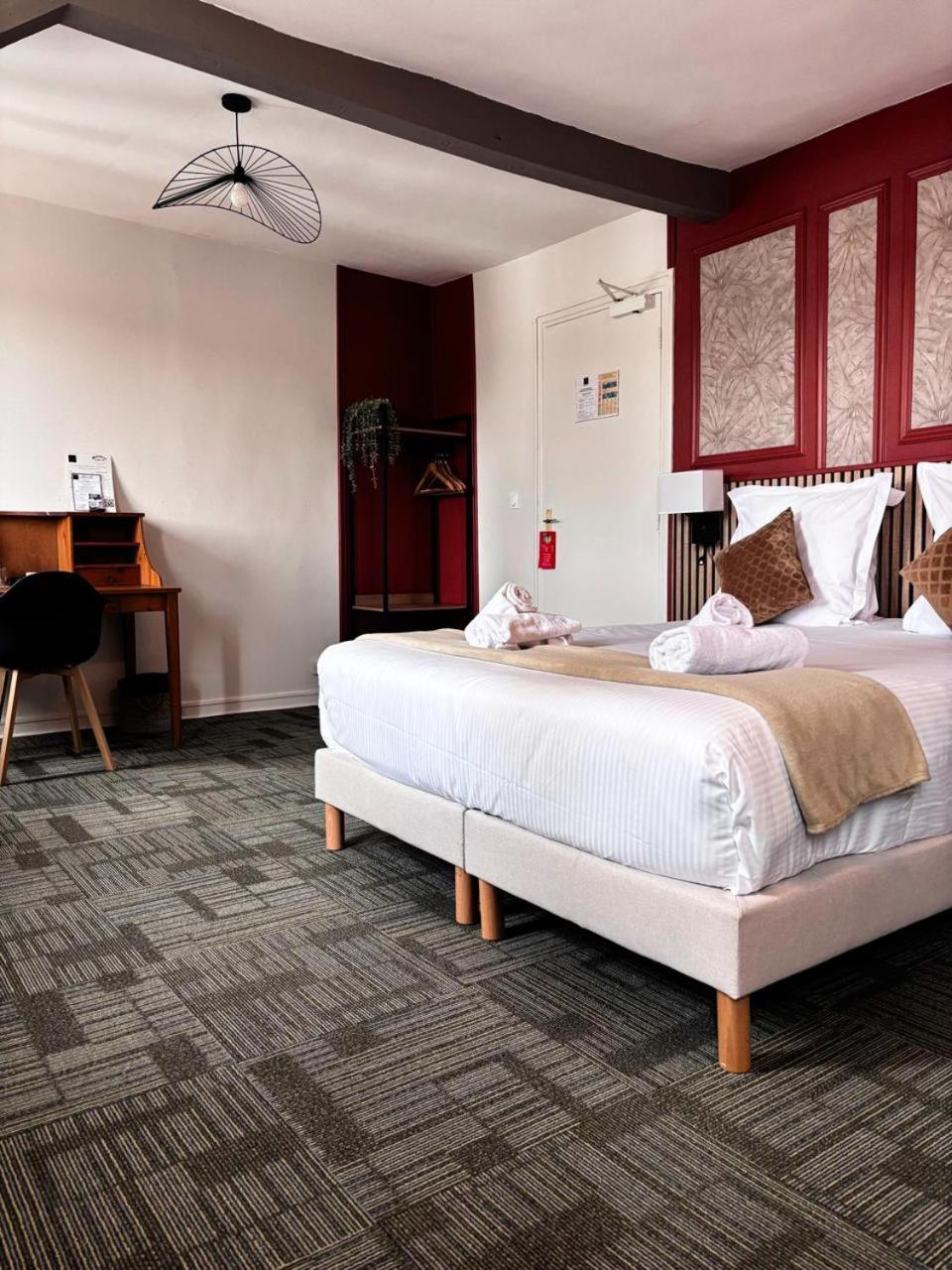 Hotel Le Lion D'Or Берне Екстериор снимка
